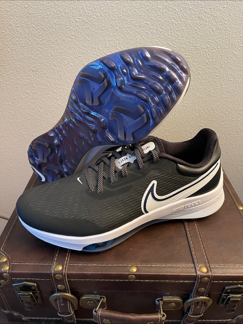 Nike Men’s GOLF SHOES Black and White Running Shoes with Blue Outsole